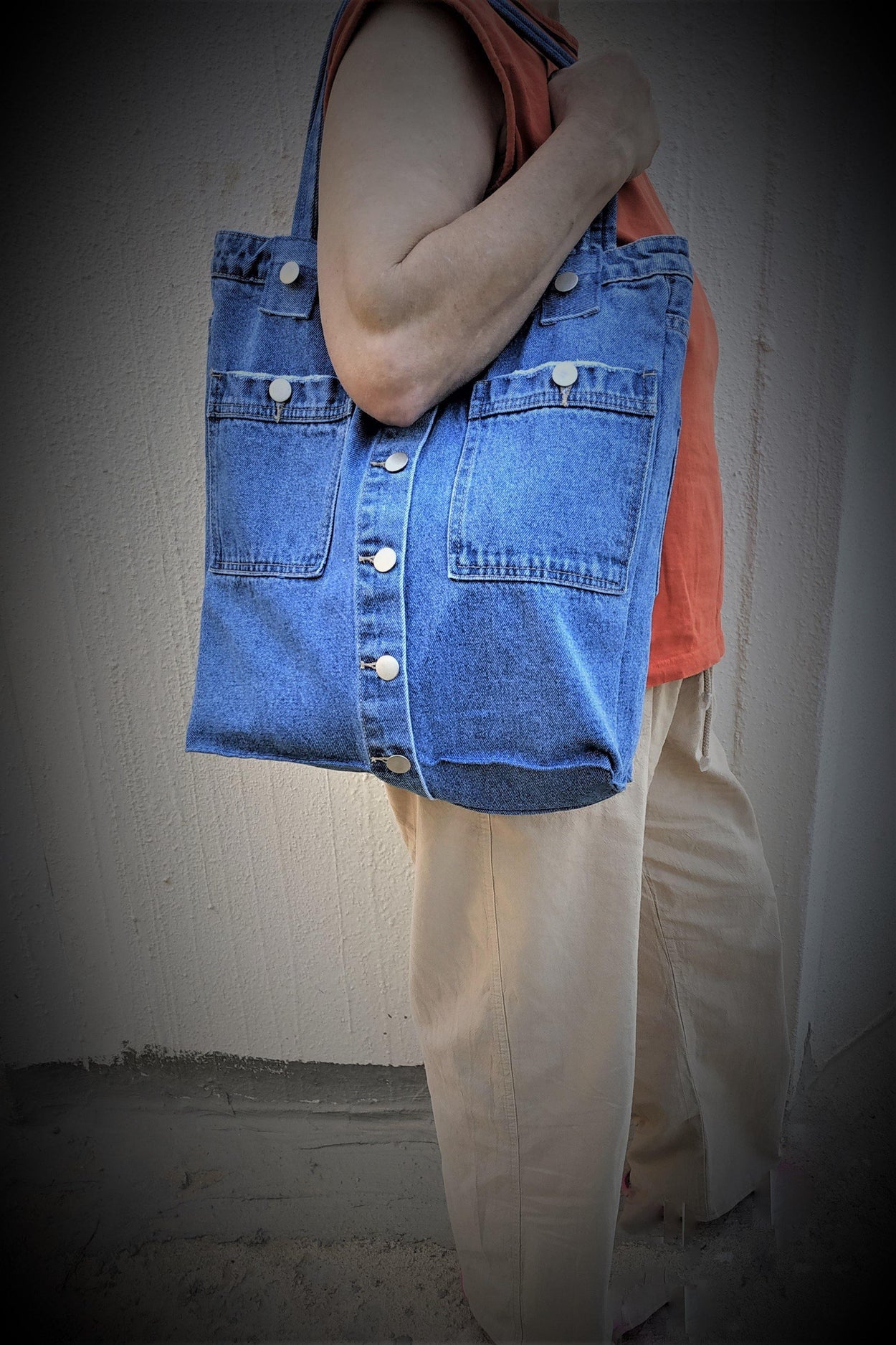 Denim tote bag with two outer and two inner pockets - GLEZANT designer goods store.