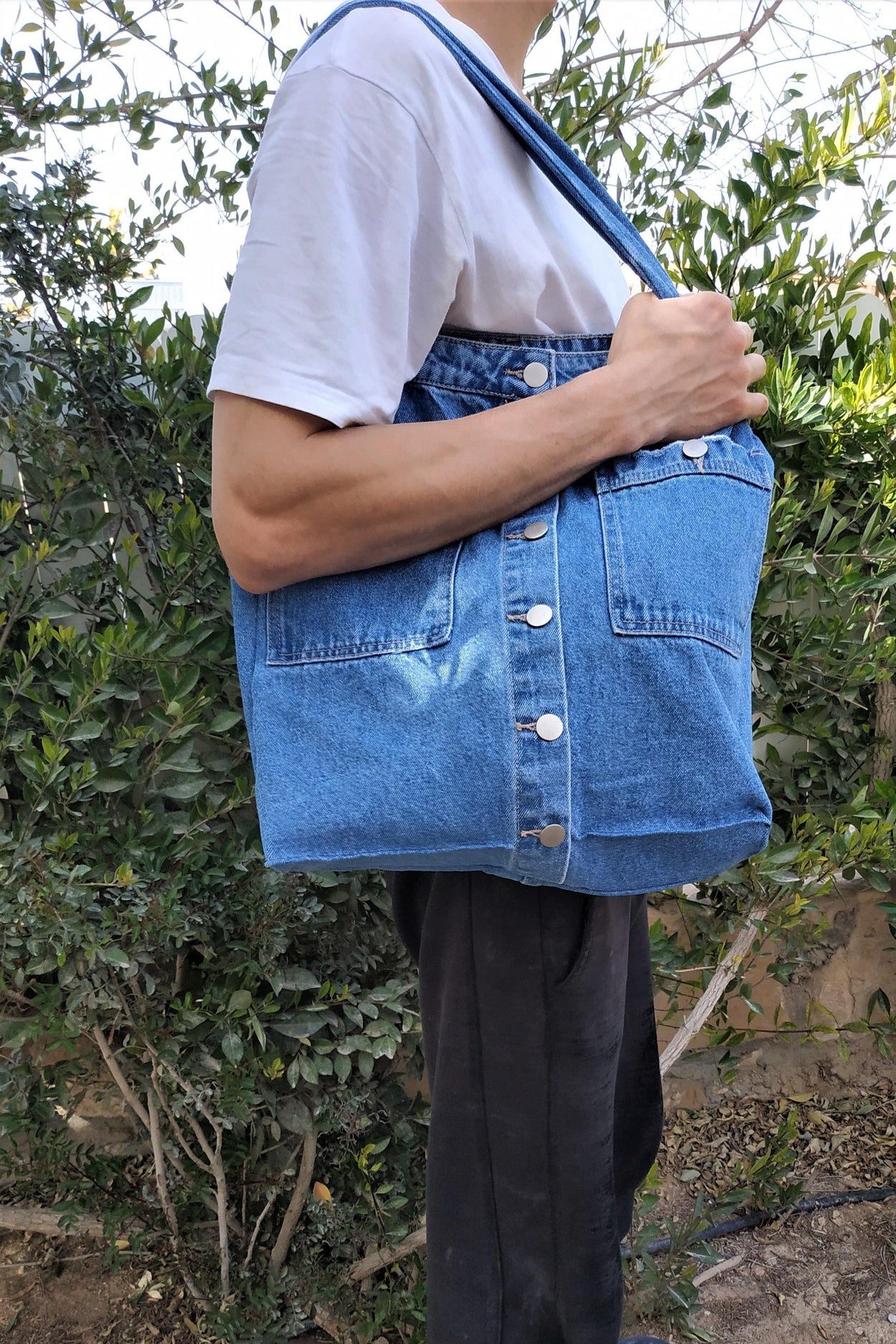 Denim tote bag with two outer and two inner pockets - GLEZANT designer goods store.