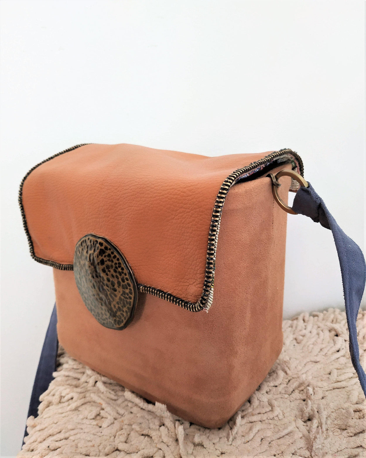 Cube-bag made of artificial suede, tapestry and leather - GLEZANT designer goods store.