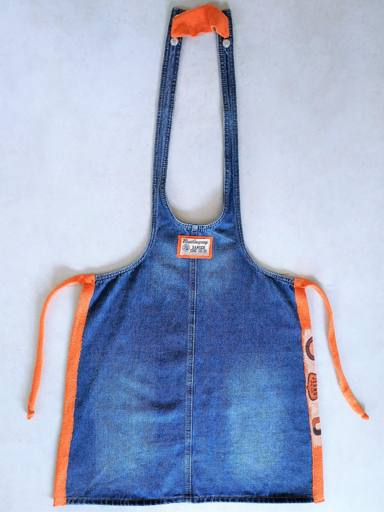 Universal Denim Aprons. Unisex gift. Barbecue/ Garden/Kitchen Apron - GLEZANT designer goods store.