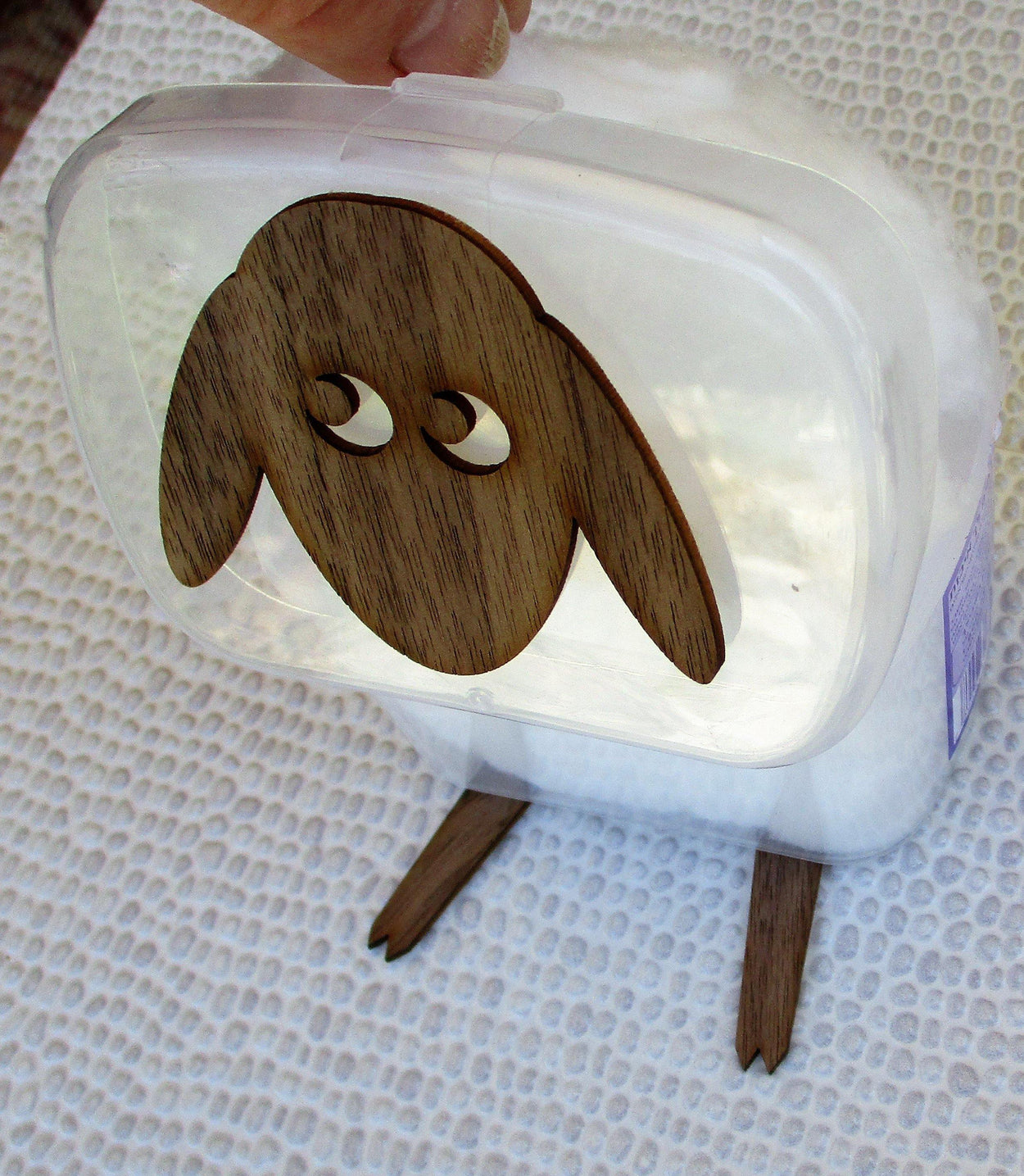 Lamb - A wall mounted box containing cotton buds. Funny Wall Decal - GLEZANT designer goods store.
