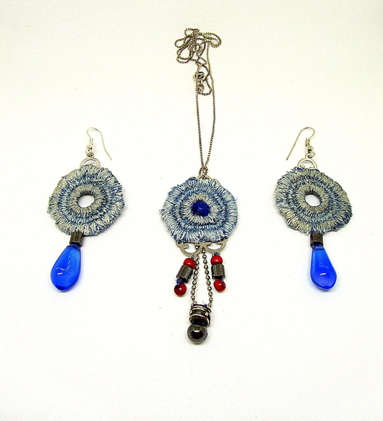 Set: Pendant and earrings made of lace denim with Czech glass and magnesite - GLEZANT designer goods store.