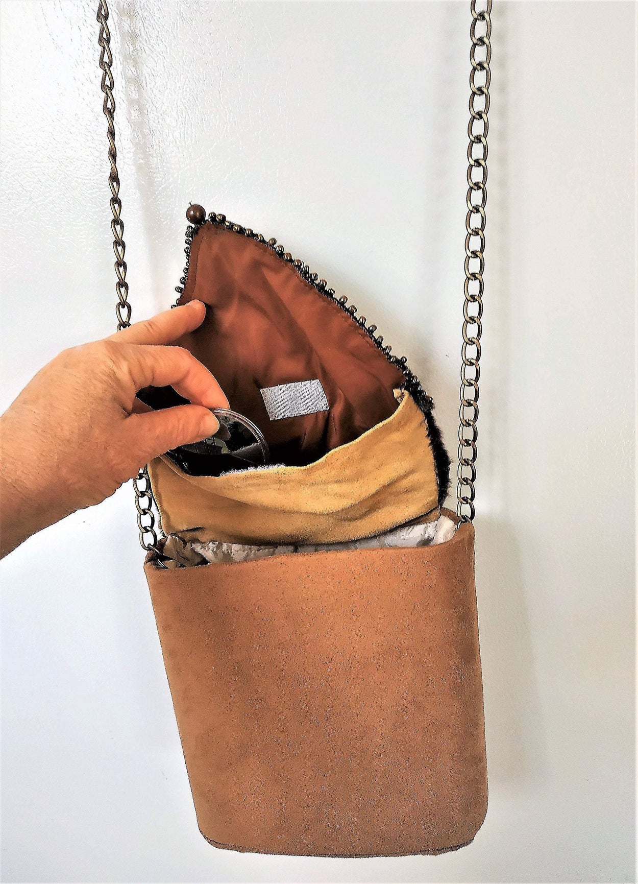 Exclusive beige handmade suede box-bag with fur and a long handle - GLEZANT designer goods store.