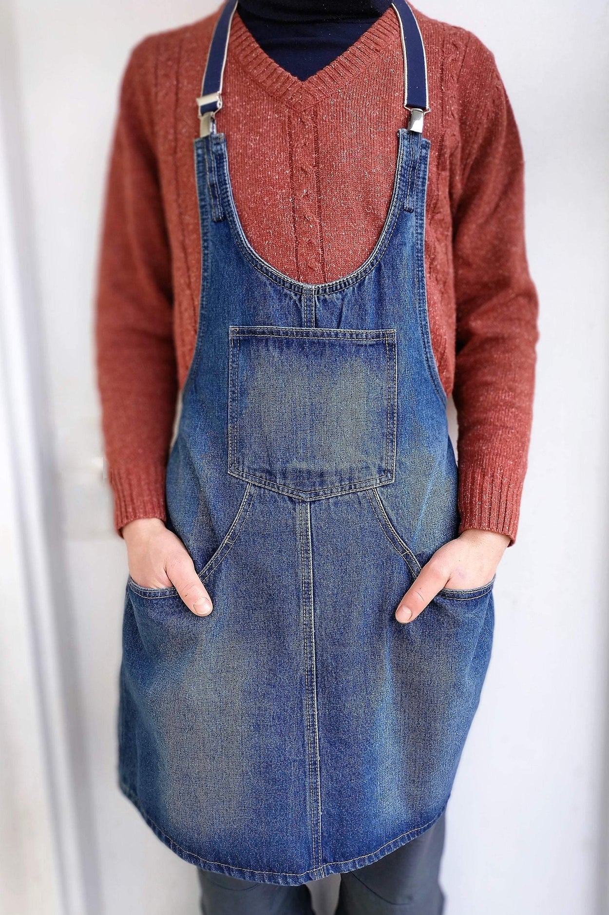 Universal Denim Aprons. Unisex gift. Barbecue/ Garden/Kitchen Apron - GLEZANT designer goods store.