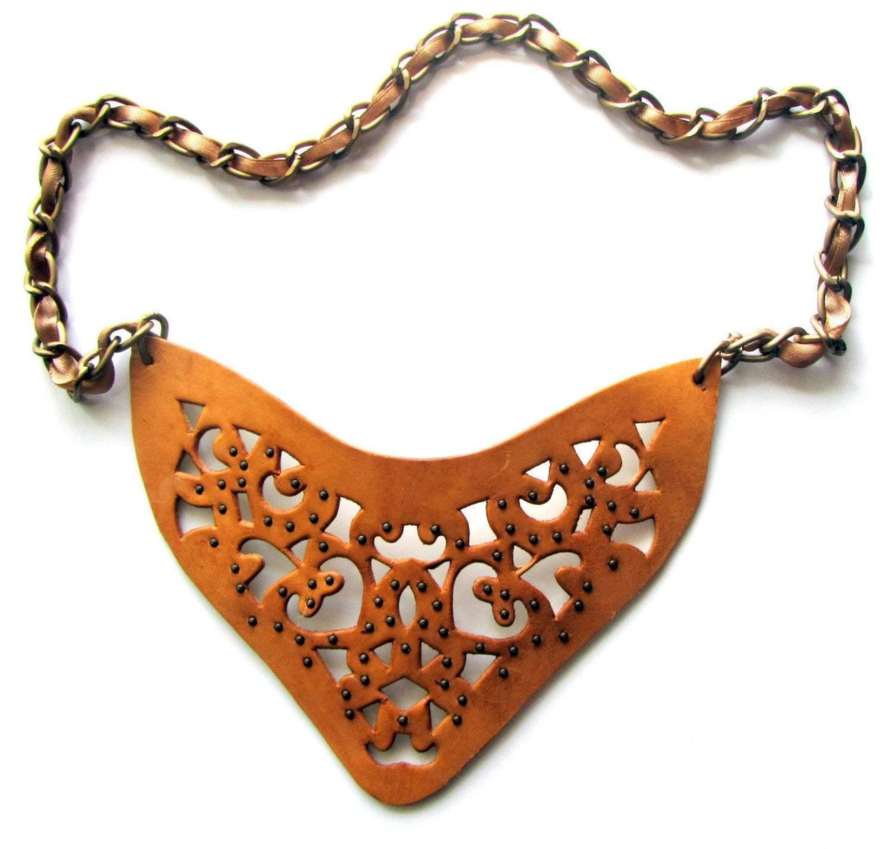 Openwork necklace of of thick leather on the large chain with a silk ribbon or cord Leather. - GLEZANT designer goods store.