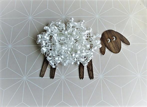 Funny Wall Decal Lamb  - Holder for photos and notes - GLEZANT designer goods store. 