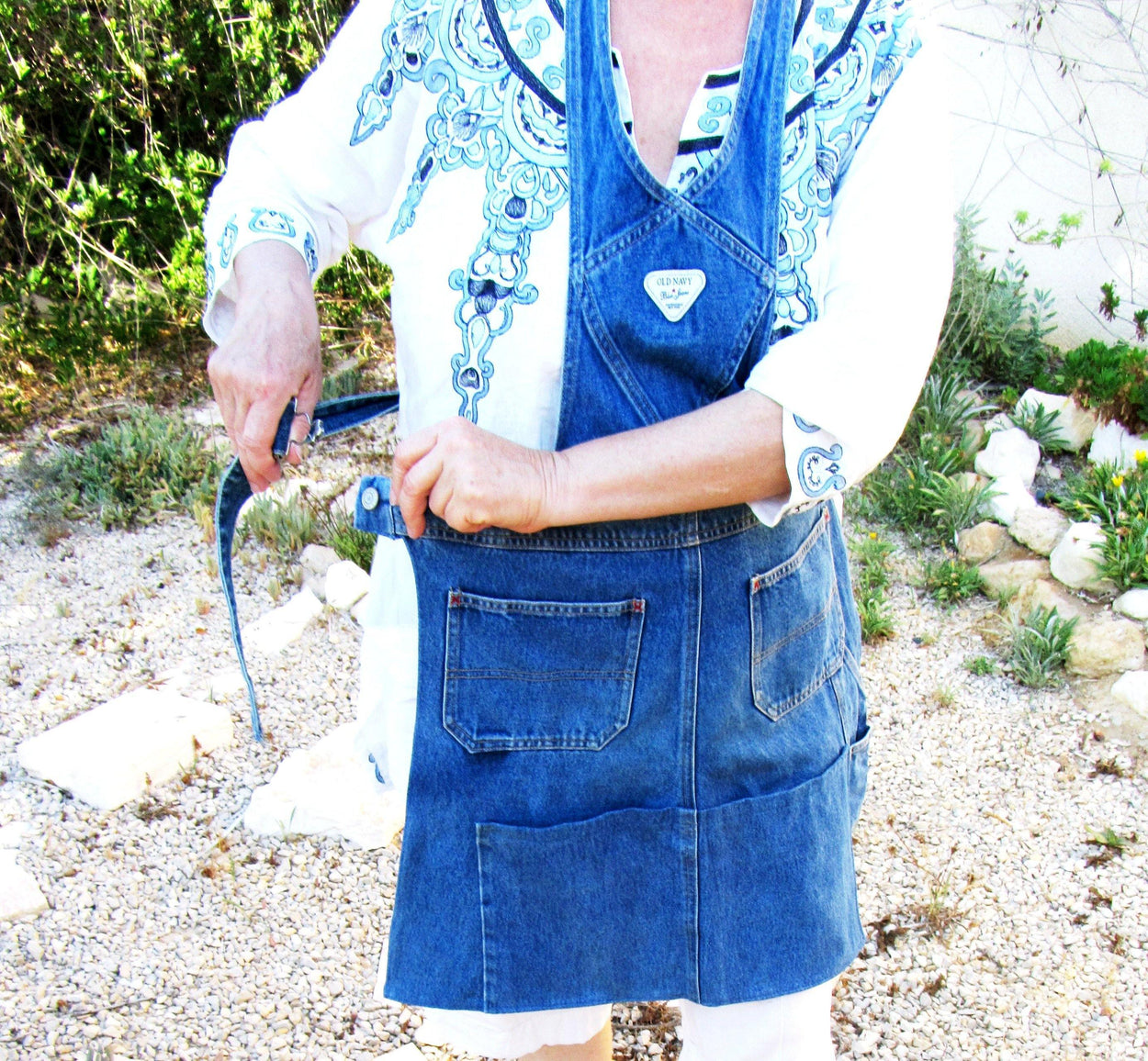 Universal Denim Aprons. Unisex gift. Barbecue/ Garden/Kitchen Apron - GLEZANT designer goods store. 